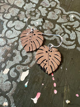 Load image into Gallery viewer, Hammered silver monstera leaf earrings
