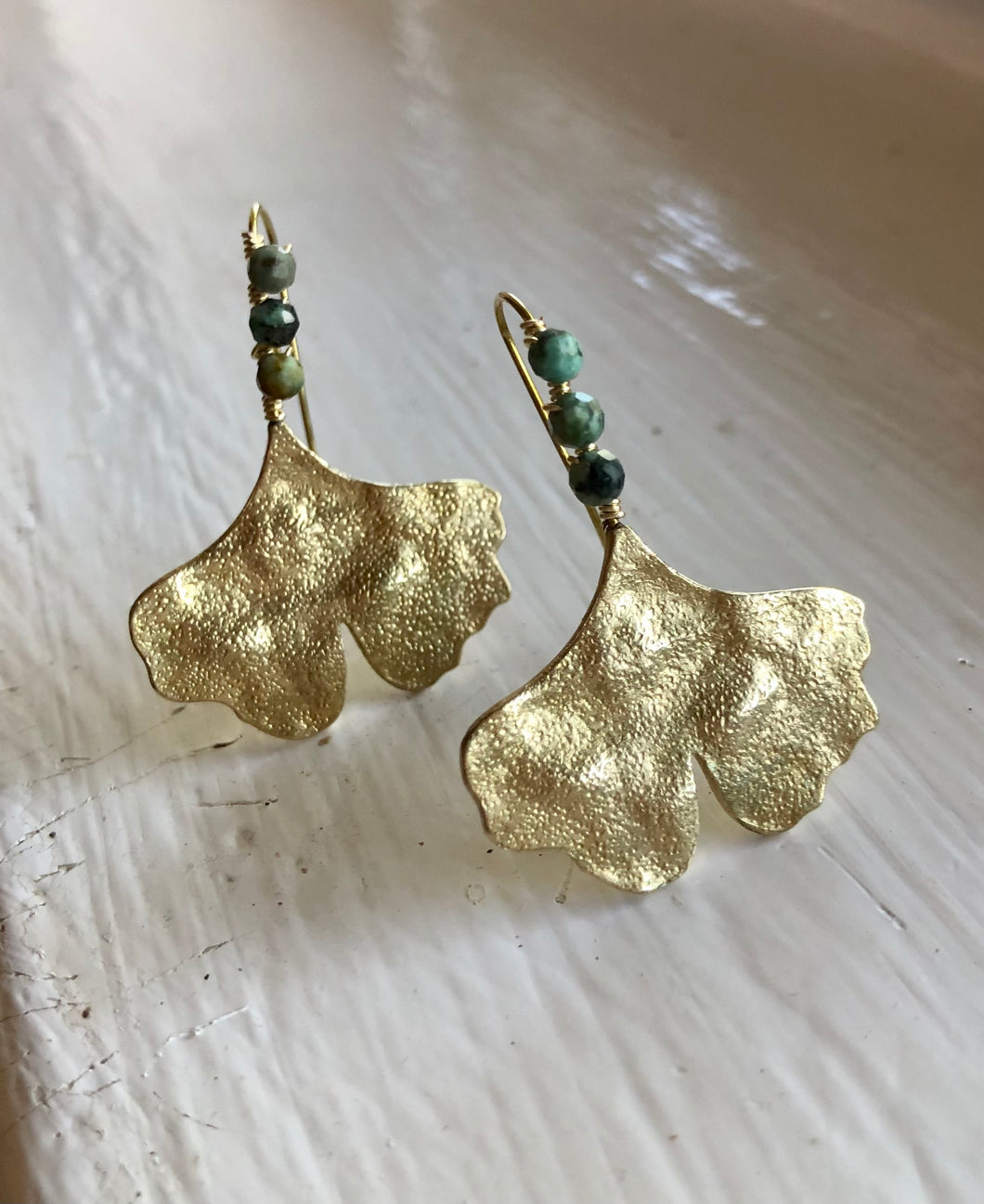 Ginkgo leaves with faceted Jasper stones