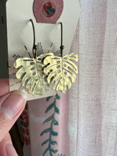 Load image into Gallery viewer, Hammered gold monstera leaf earrings
