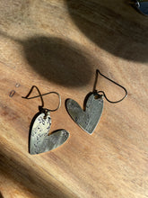 Load image into Gallery viewer, Wildflower heart earrings
