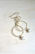 Load image into Gallery viewer, Hammered small gold hoops with freshwater pearls
