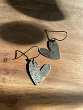 Load image into Gallery viewer, Wildflower heart earrings
