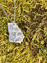 Load image into Gallery viewer, State of Georgia wildflower necklace on chain
